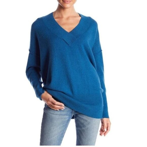Abound Dolman V-Neck Tunic Sweater - Picture 1 of 2